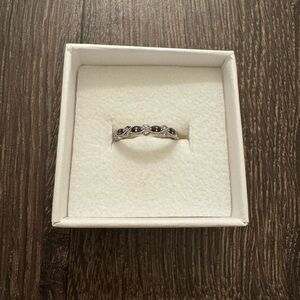 Elegant Silver w/ Sapphire Women's Ring
